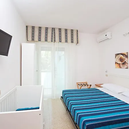 Helios Hotel 2*
